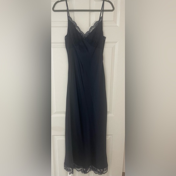 Abercrombie & Fitch Lace Slip Dress - Picture 2 of 8